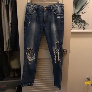 Zara distressed boyfriend jean